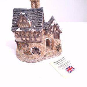 1983 David Winter “The Bakehouse” Miniature Cottage Figurine